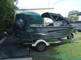 Stessco Breezaway 440 runabout Trailer boat to be transported to Darwin